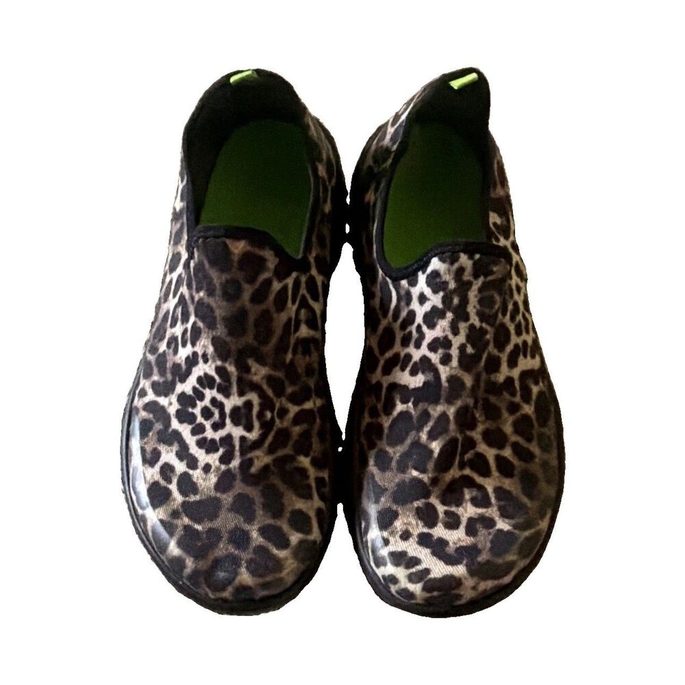 OOFOS OOmg Women’s Leopard Animal Print Slip-On Cushioned Comfort Shoes US 9